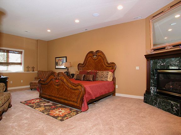 2nd master or study with adjoining bath