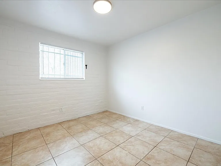 217-231 W Rillito St — Photo 15