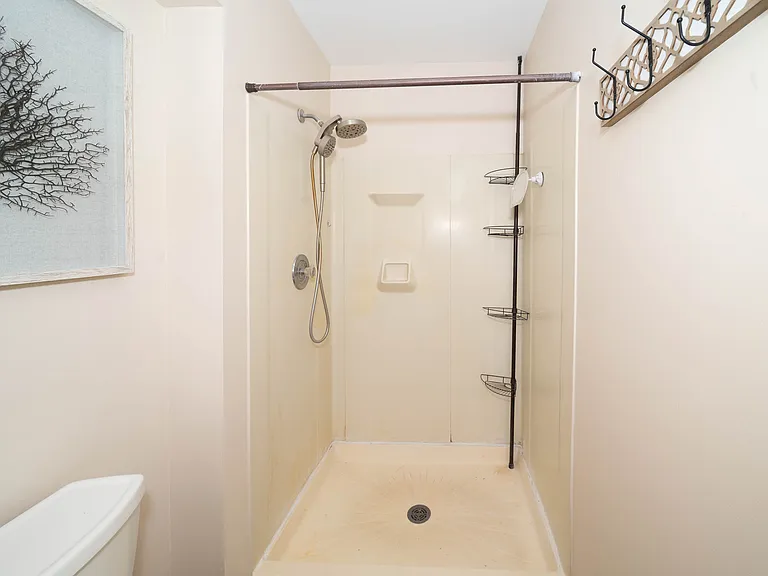 3516 Kings Lair Dr — Photo 16