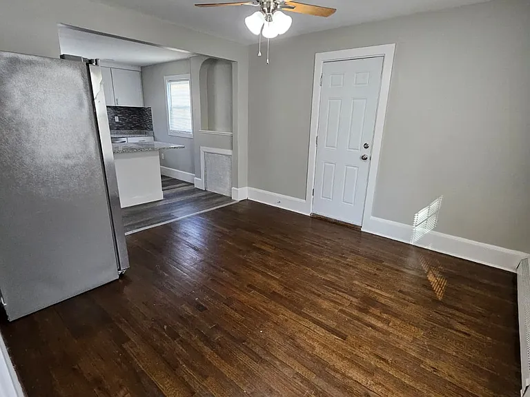 125 West St — Photo 5