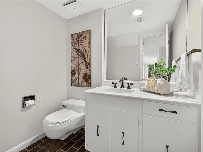 147 Valley Dr — Photo 22