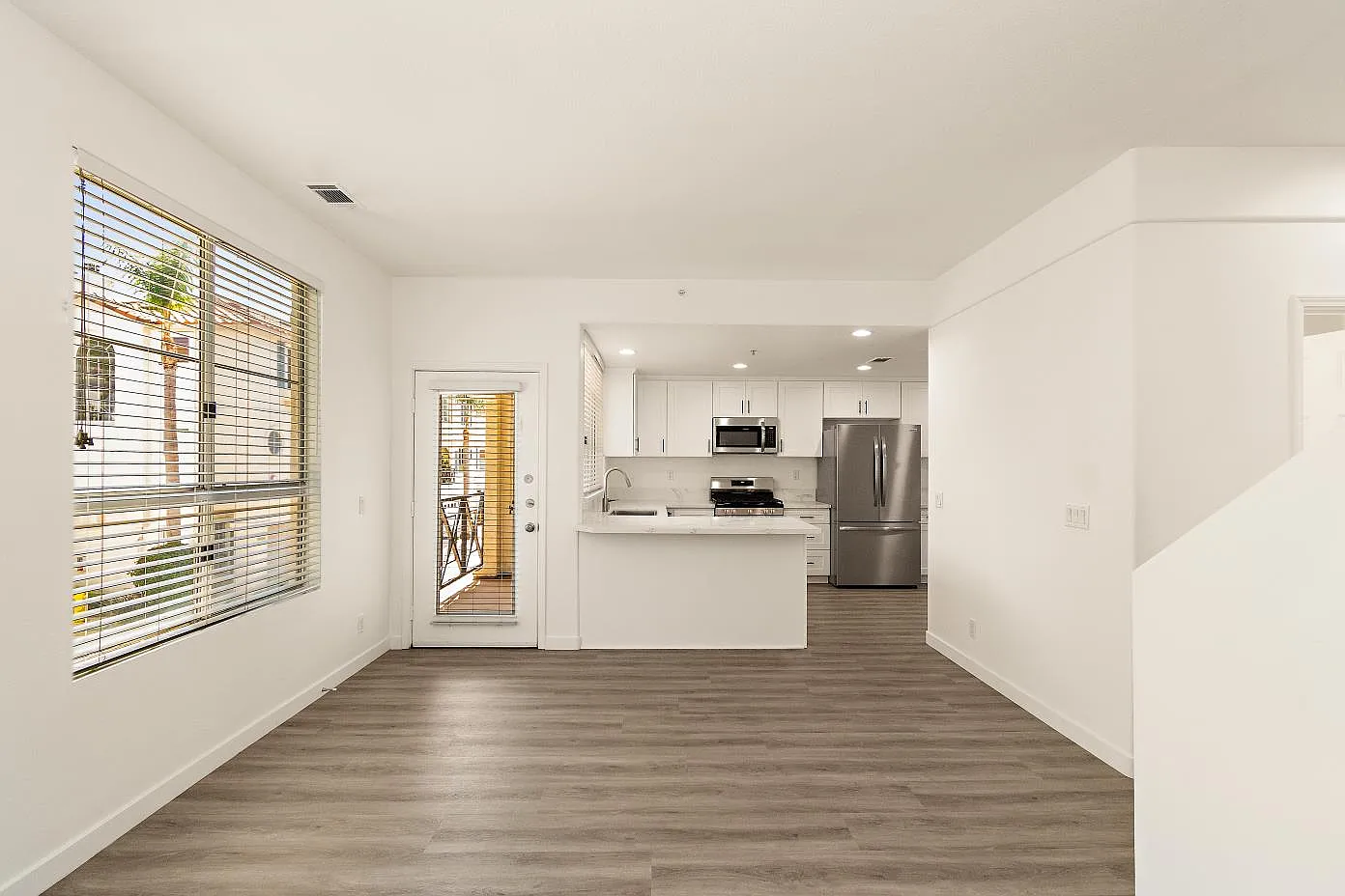 4 bed, 3.5 bath, 2076 sqft, $5,500 — Photo 4