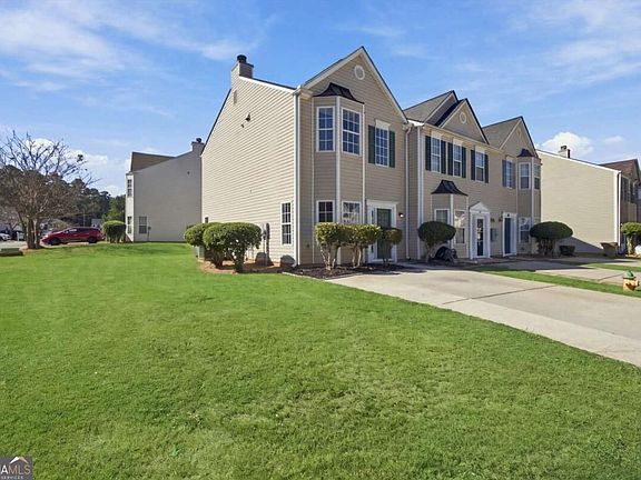 3rd image of 104 Benfield Cir