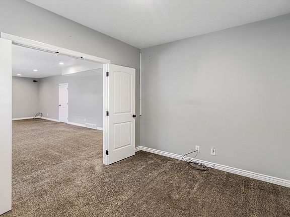 5th image of 506 W Aspen Gate Ln #67
