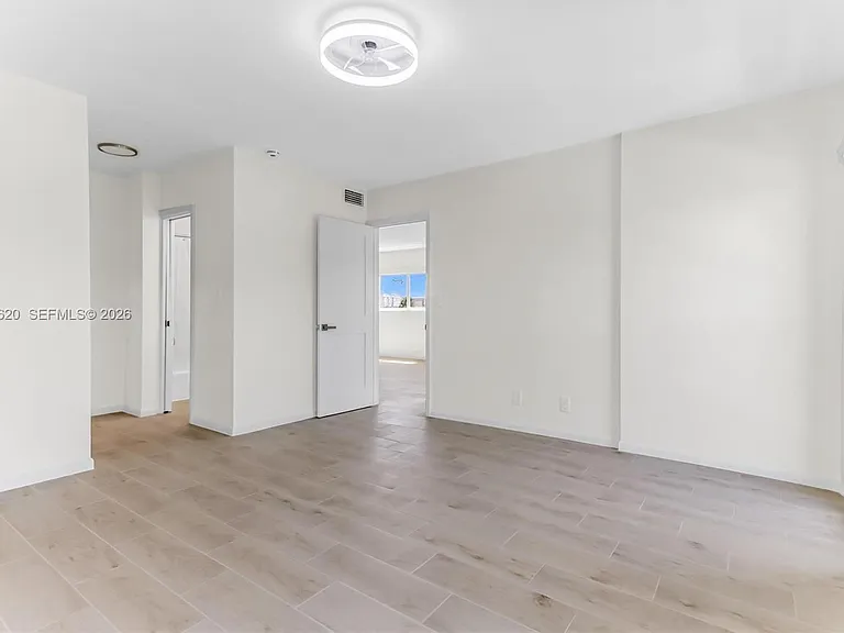 331 SW 8th St #3F — Photo 15