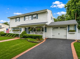 69 Pilcher Street, Babylon, NY 11702