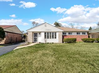 942 W Villa Dr, Des Plaines, IL