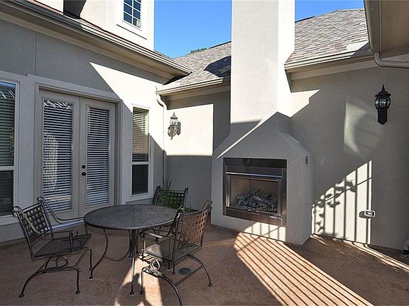 3rd image of 3311 N Cotswold Manor Dr