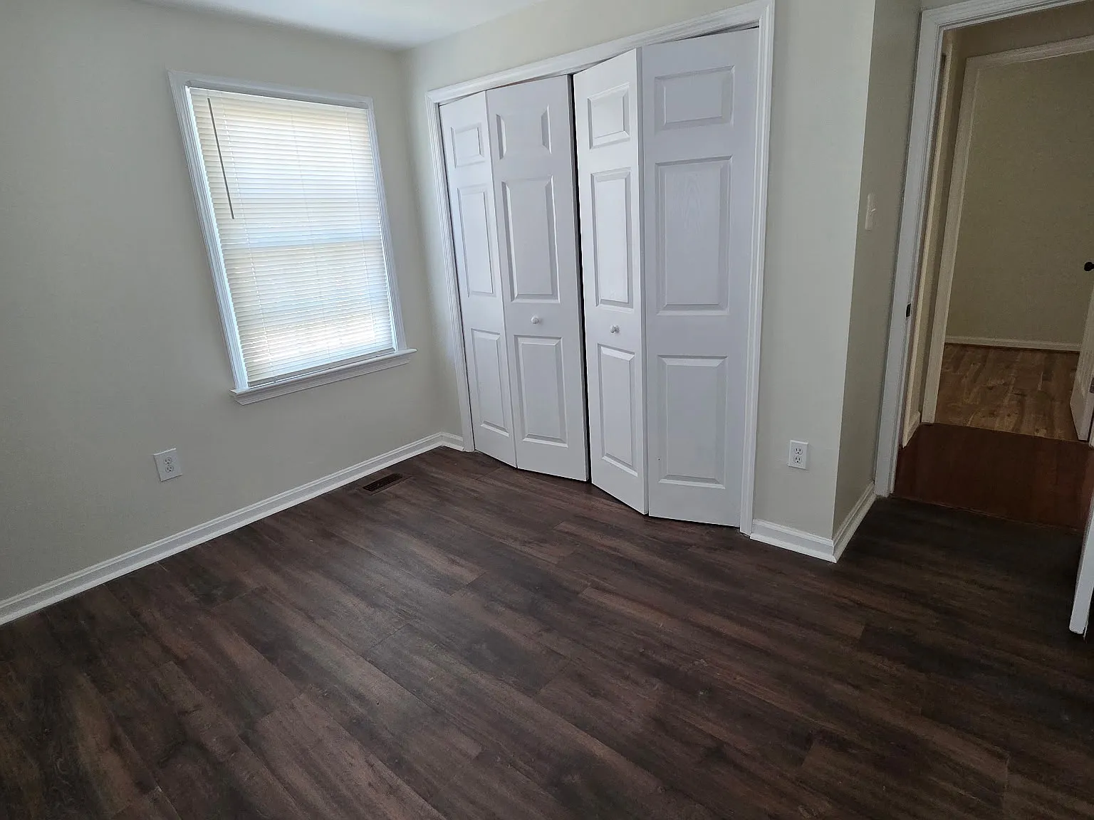 5 bed, 1840 sqft, $3,950 — Photo 4
