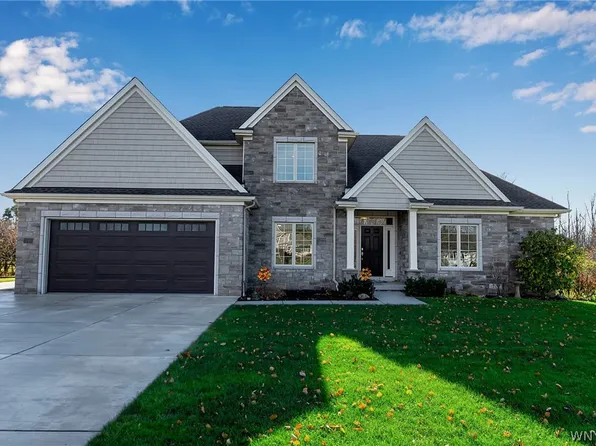 2090 Finnegan Dr, Elma, NY 14059