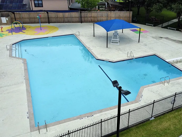 2126 Collingsfield Dr — Photo 24