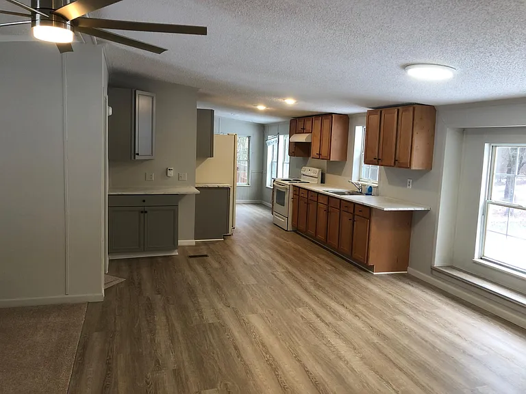 180 McGregor Rd — Photo 2