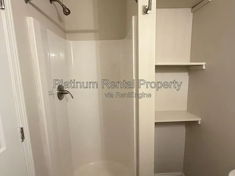 221 16th St NW #3 — Photo 11