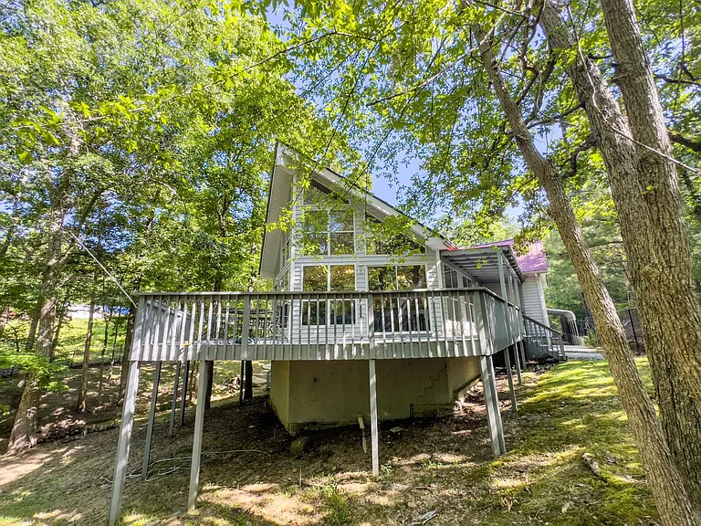 1177 Pine Dr — Photo 1