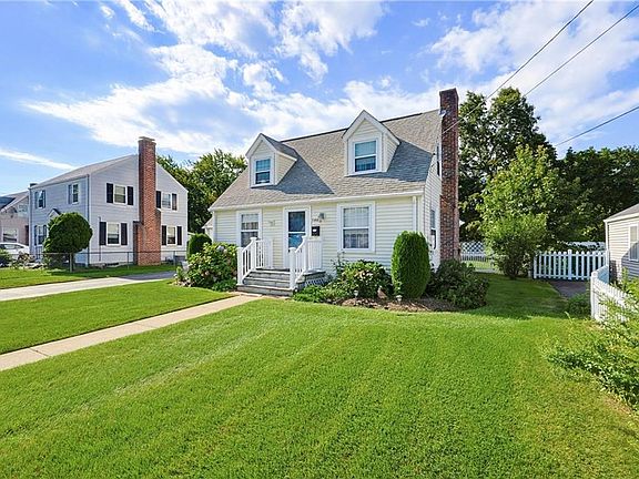 3rd image of 166 Puritan Dr