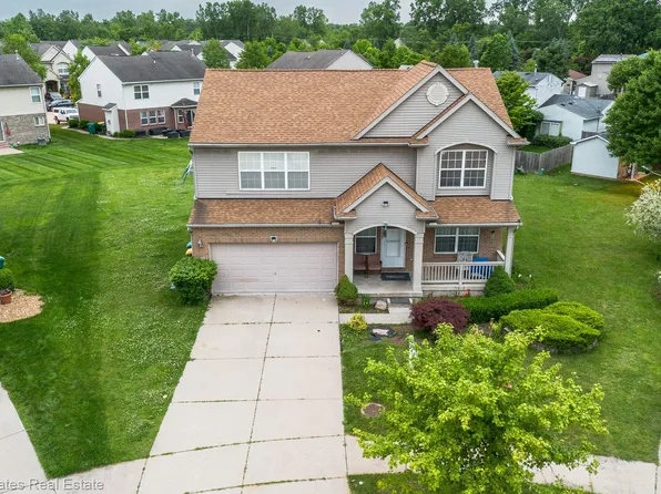 28215 Hillsbriar Dr, Romulus, MI 48174