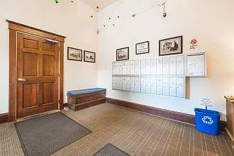 1 bed, 800 sqft, $1,350 — Photo 3