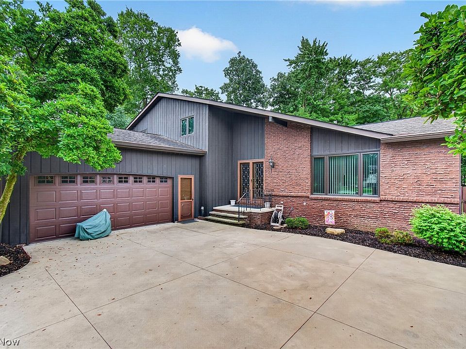 1st image of 9961 Cedarwood Dr