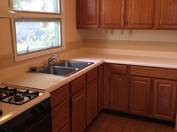 2nd image of 2 Brightwell Ct