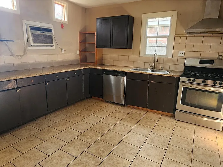 9710 Fieldbloom Ln — Photo 24