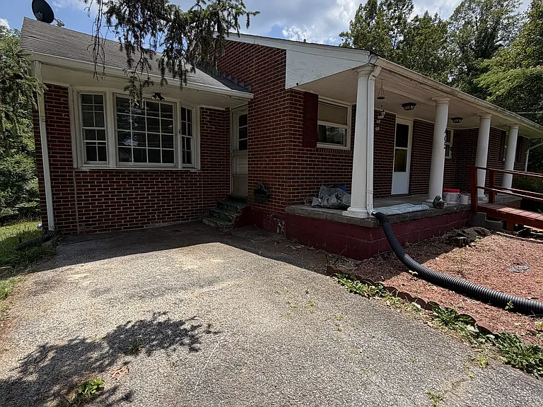 405 Winesap Rd — Photo 4
