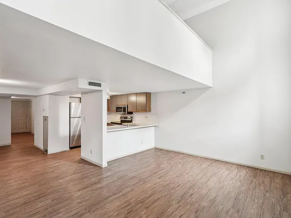 270 E Highland AVENUE #622, Milwaukee, WI 53202