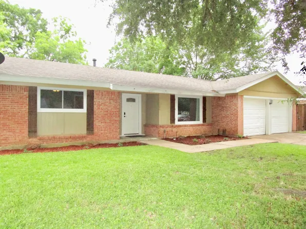 2302 E Mitchell St, Arlington, TX 76010