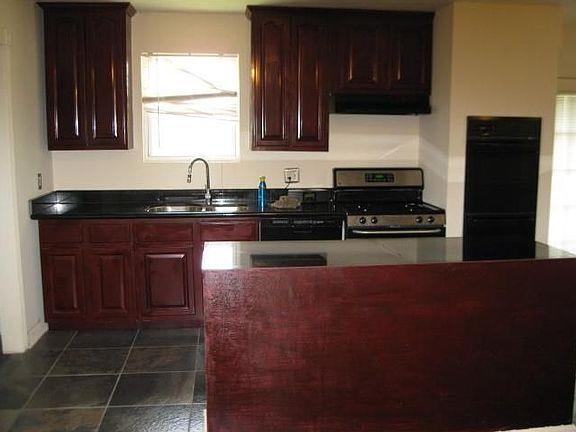 3rd image of 4929 Corinne St