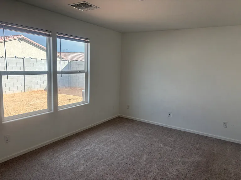 1427 E Jaycie Dr — Photo 12