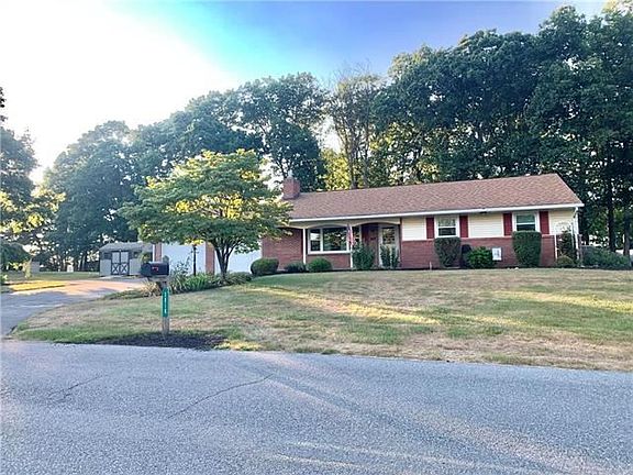 4th image of 3819 Woodland Dr