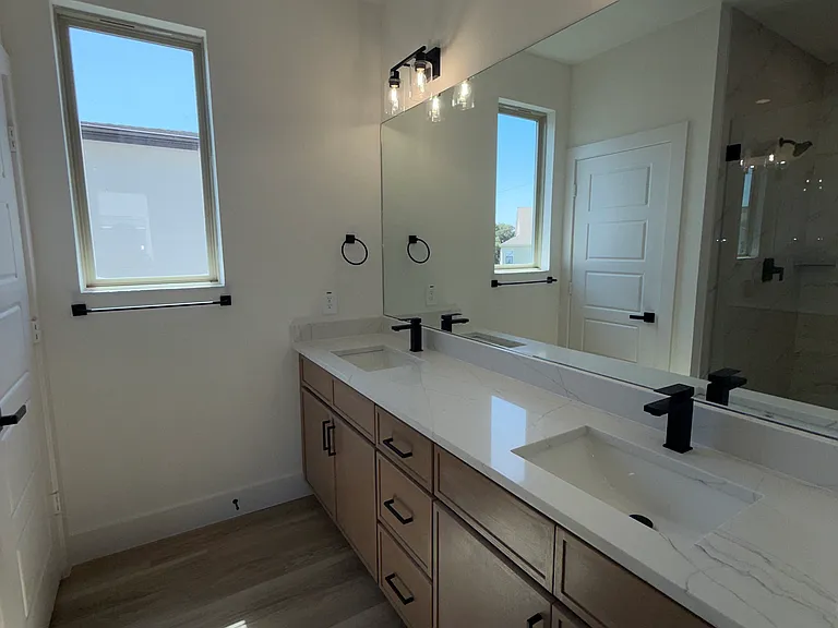5632-5634 Mesa Cir — Photo 12