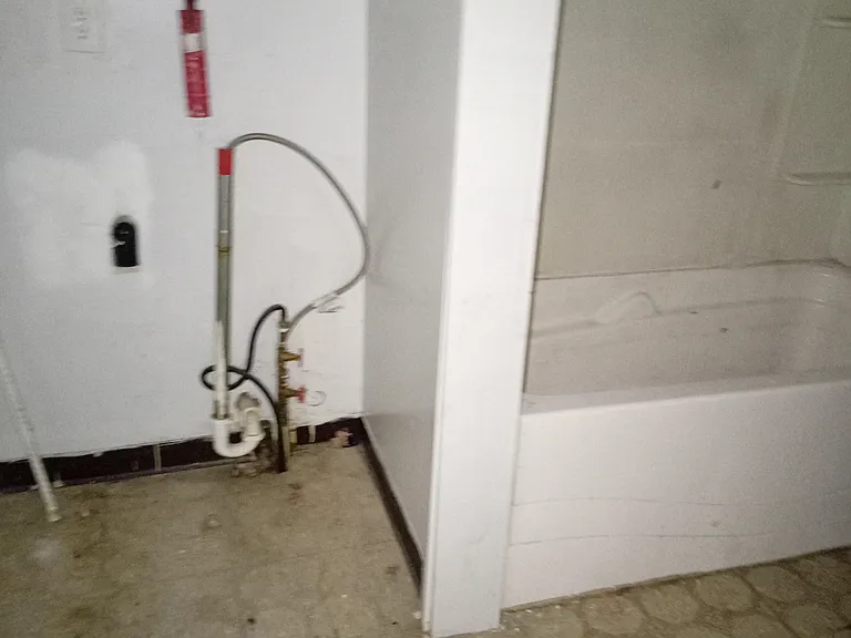 811 6th Ave #2 — Photo 5