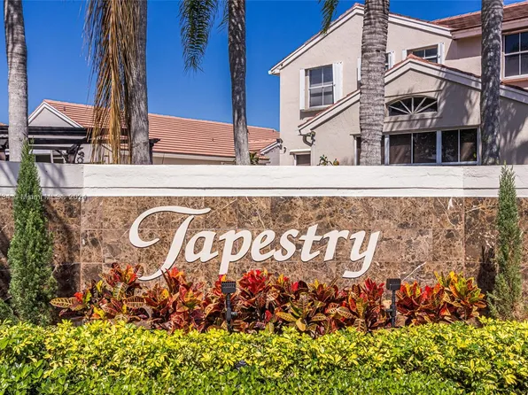 19270 NW 22nd St, Pembroke Pines, FL 33029
