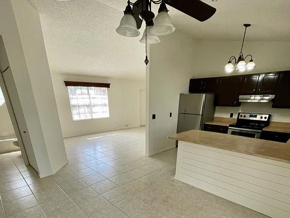 5th image of 2355 SE Marseille St