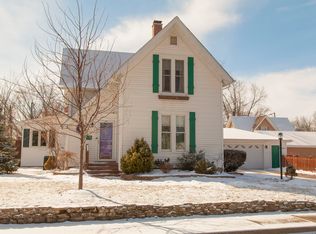 839 Oak St, Elgin, IL 60123