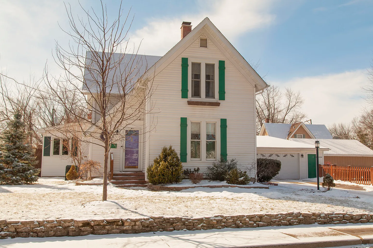 839 Oak St photo 1