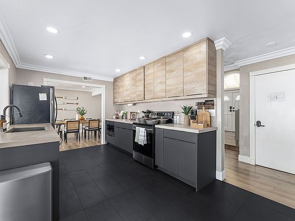 4th image of 8641 Acapulco Cir