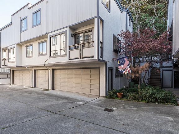 2nd image of 2411 Carlmont Dr APT 109