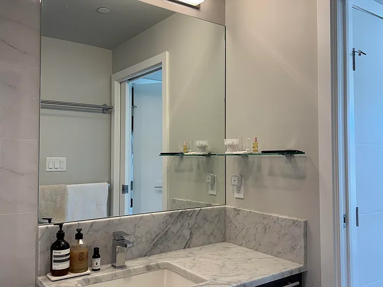 5033 Cambie St #216 — Photo 11