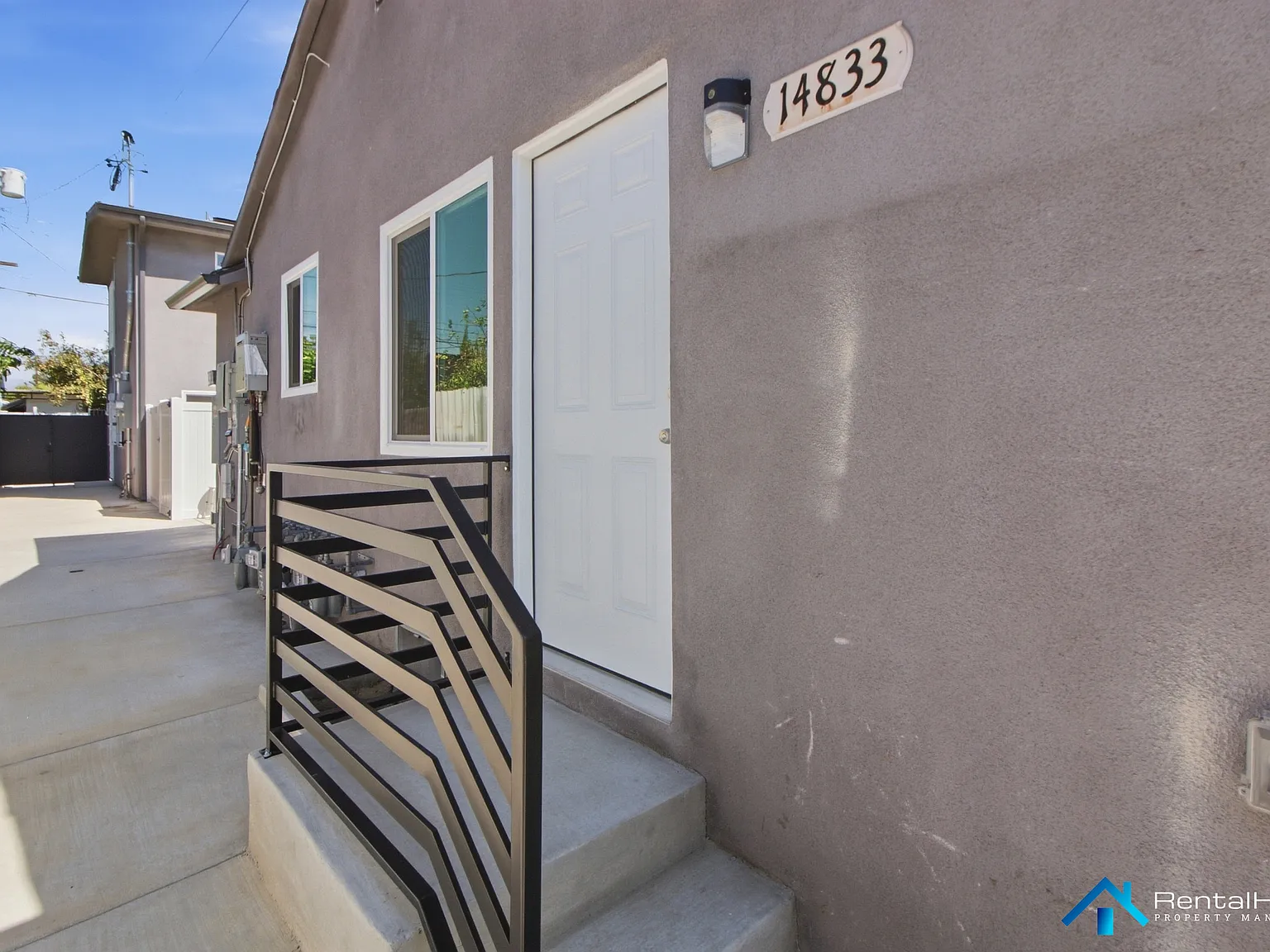 1 bed, 450 sqft, $1,875 — Photo 2