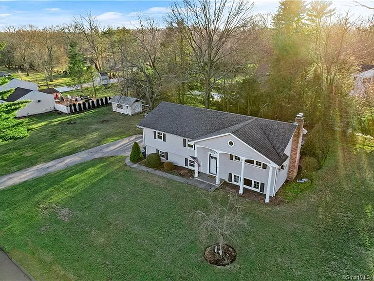1 Cottontail Rd — Photo 1