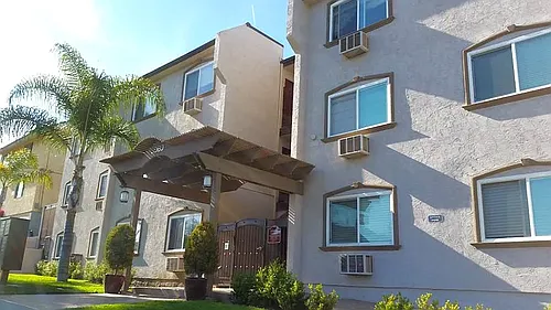 B Street Apartments Photo 1