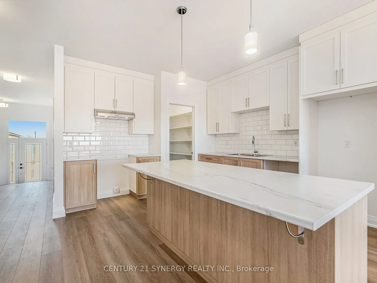 3 bed, $2,300 — Photo 4