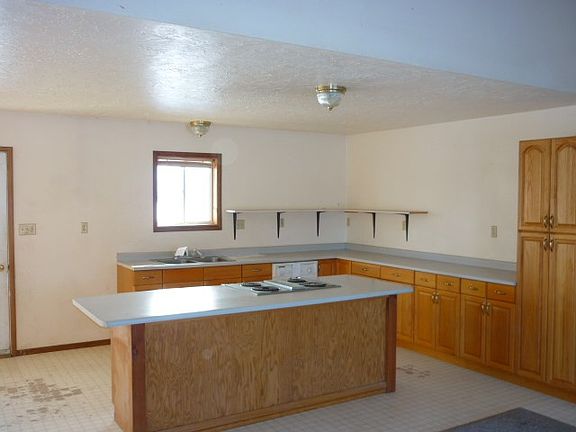 2nd image of 530 Leesburg Ln