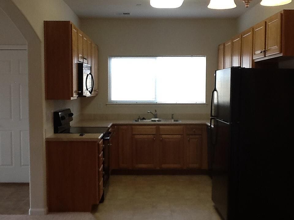 2nd image of 4885 Hahns Peak Dr Unit 102