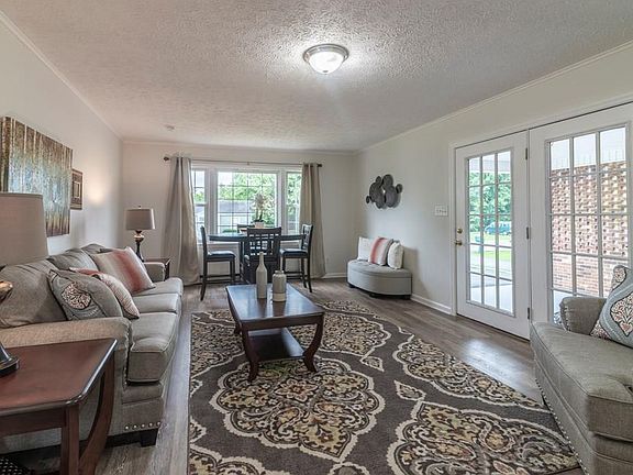 5th image of 329 Lowry Dr