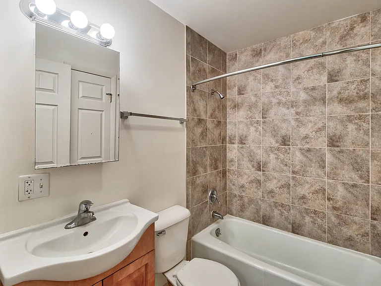 Colony Terrace Apartments — Photo 30