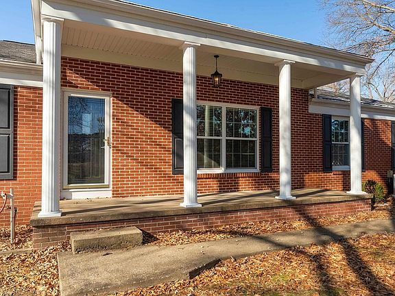 4th image of 203 Fairway Vista Rd