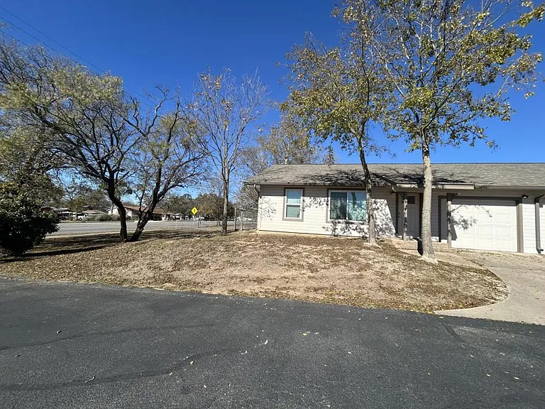 1029 N Water St — Photo 5