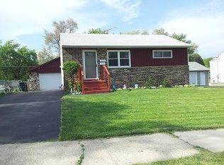 1804 Blanchard Rd, Waukegan, IL 60087